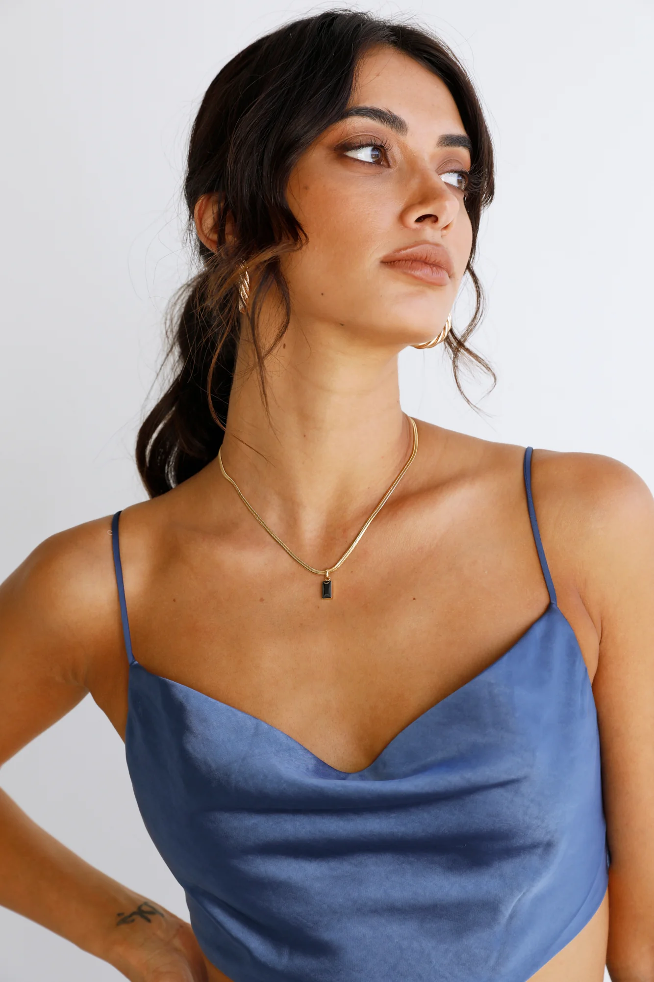 18k Gold Plated Looking Glass Necklace Black - Image 4
