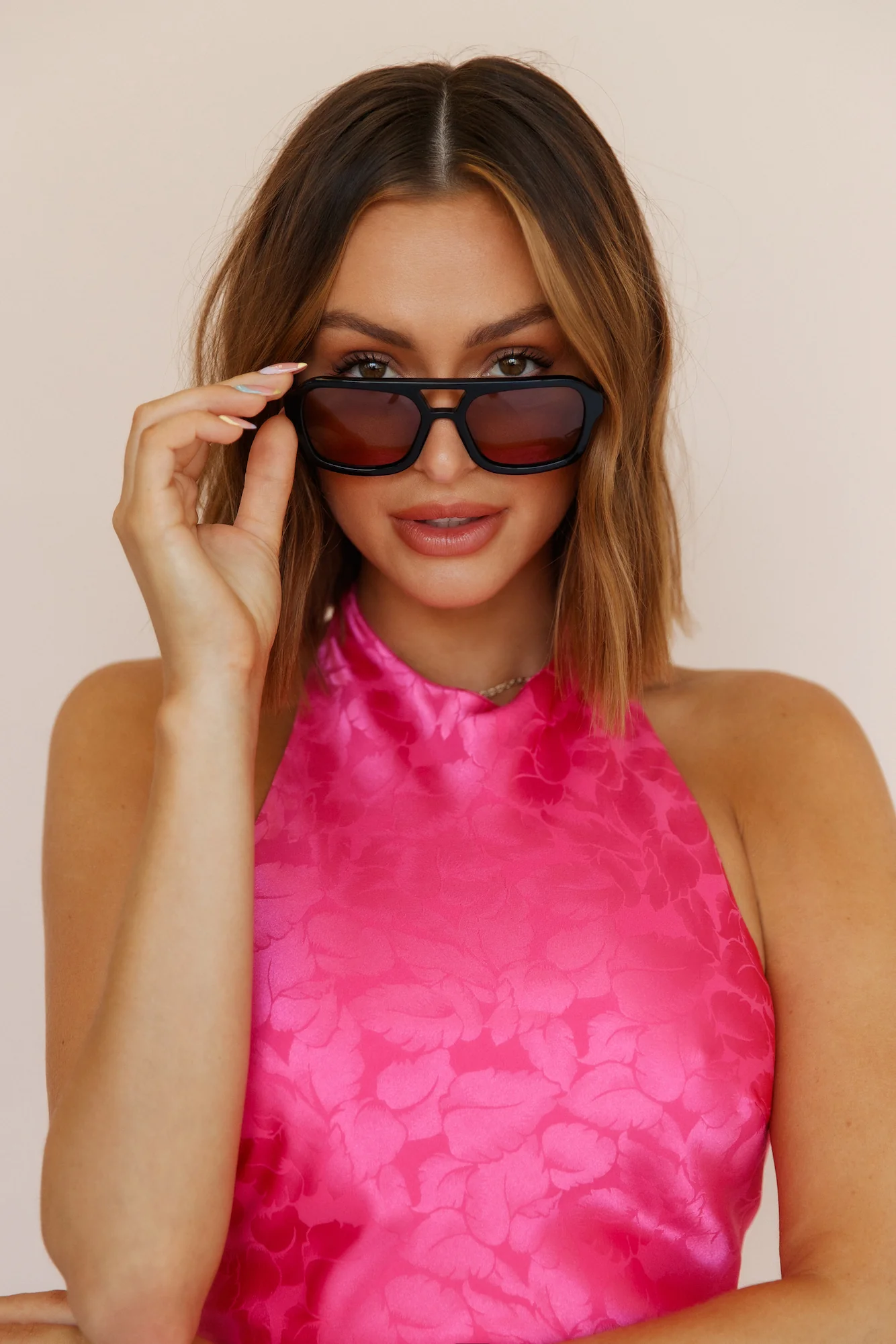 BANBÉ The Moss Sunglasses Black Cocoa - Image 2