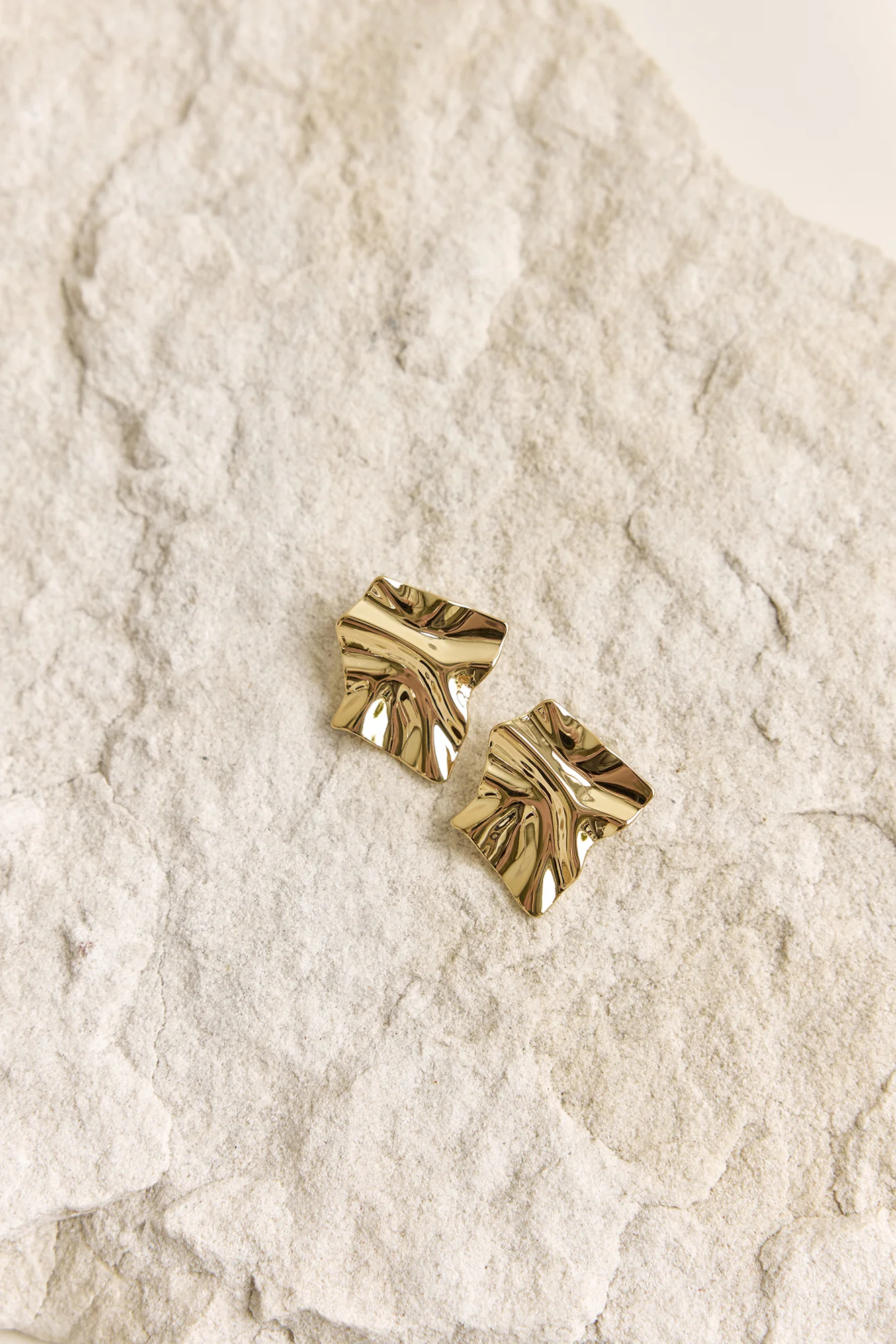 Callia Earrings Gold - Image 2