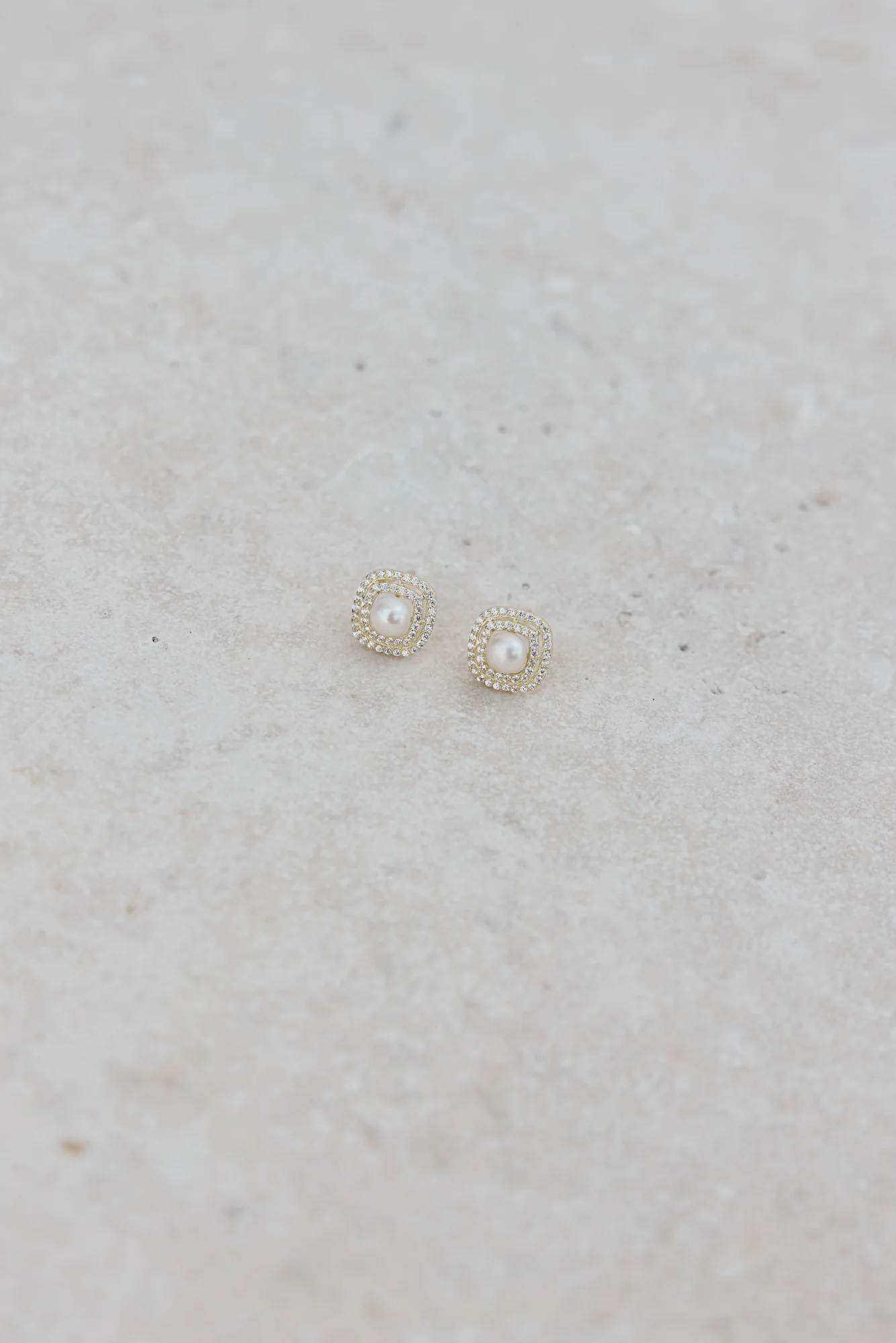 Dinner Dates Earrings Gold - Image 5