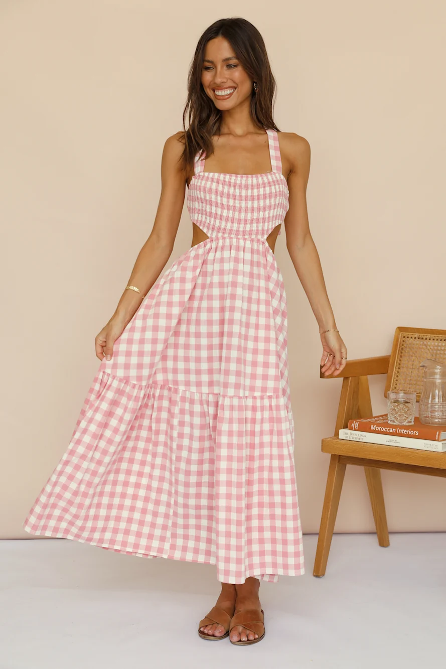 Head In The Clouds Maxi Dress Pink - Image 2