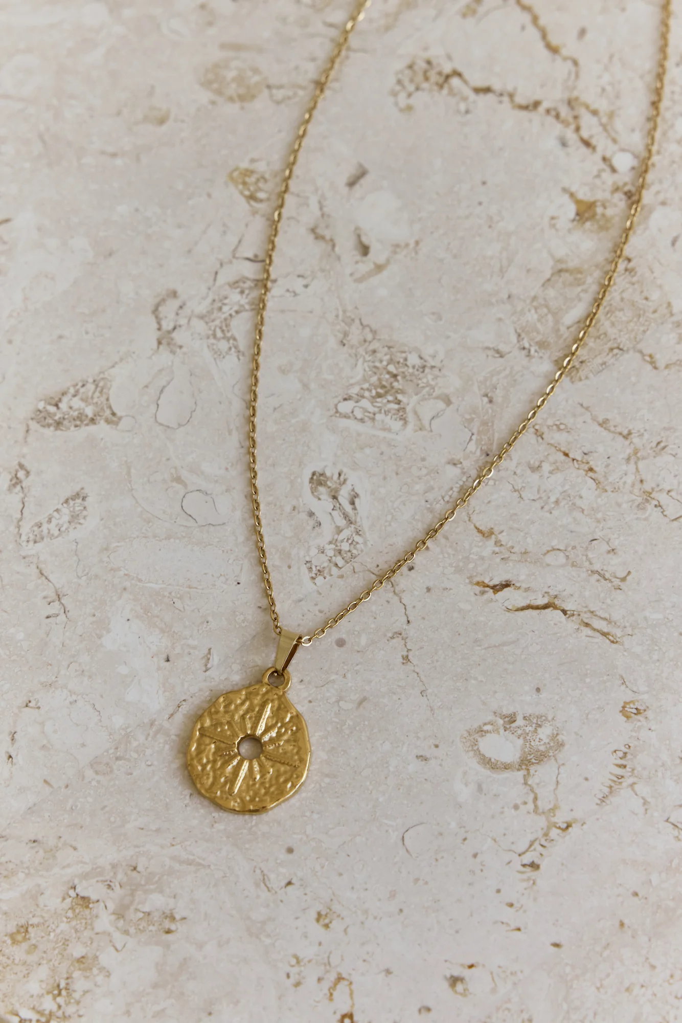 Hearts Core Necklace Gold - Image 2