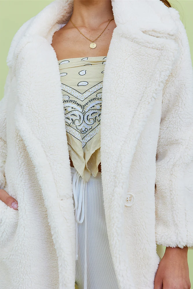 Luvie Coat White - Image 2