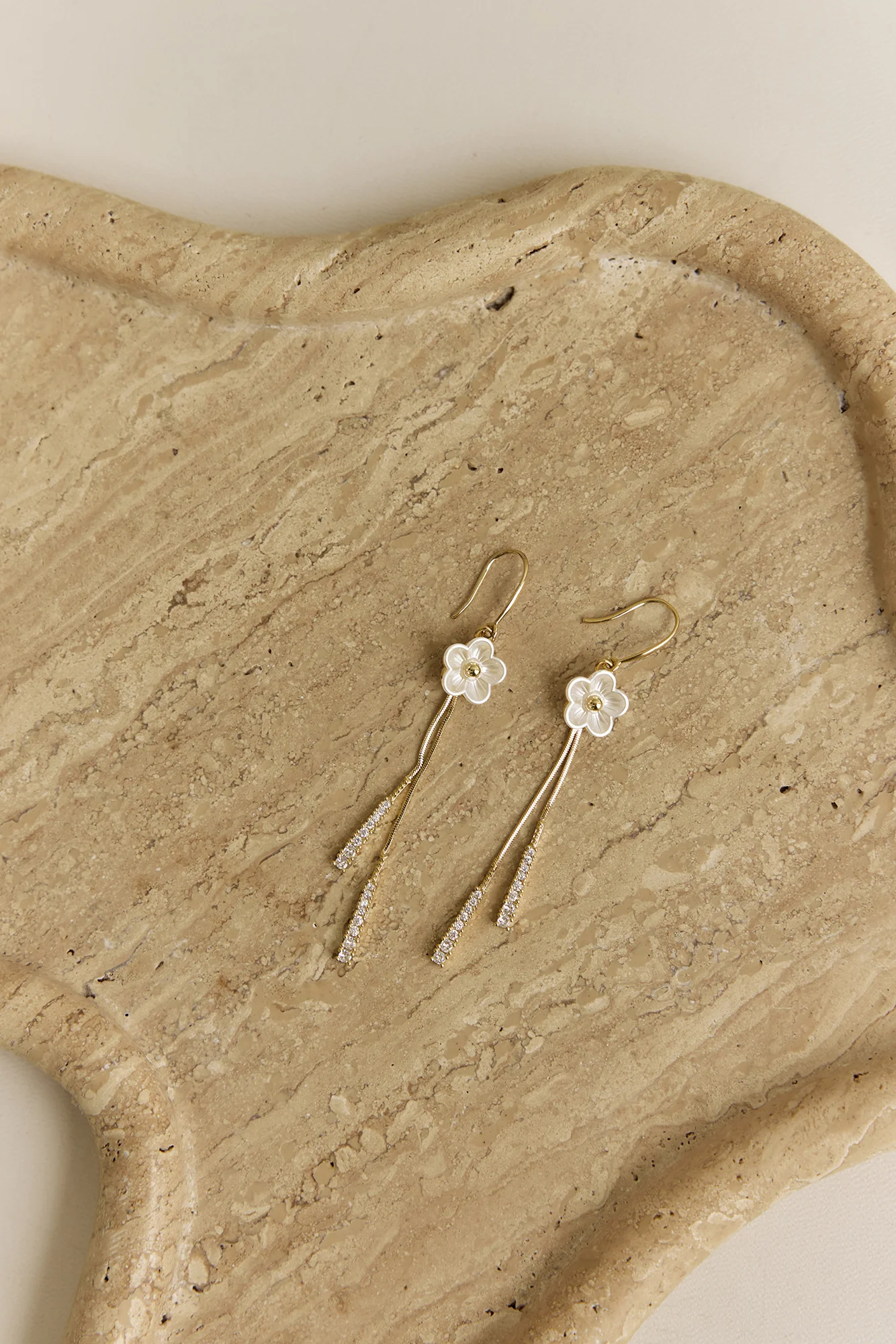 Natalina Earrings Gold - Image 4