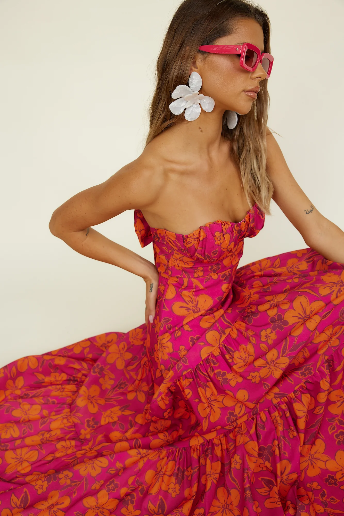 PETA + JAIN Blurred Sunglasses Raspberry Rose - Image 5