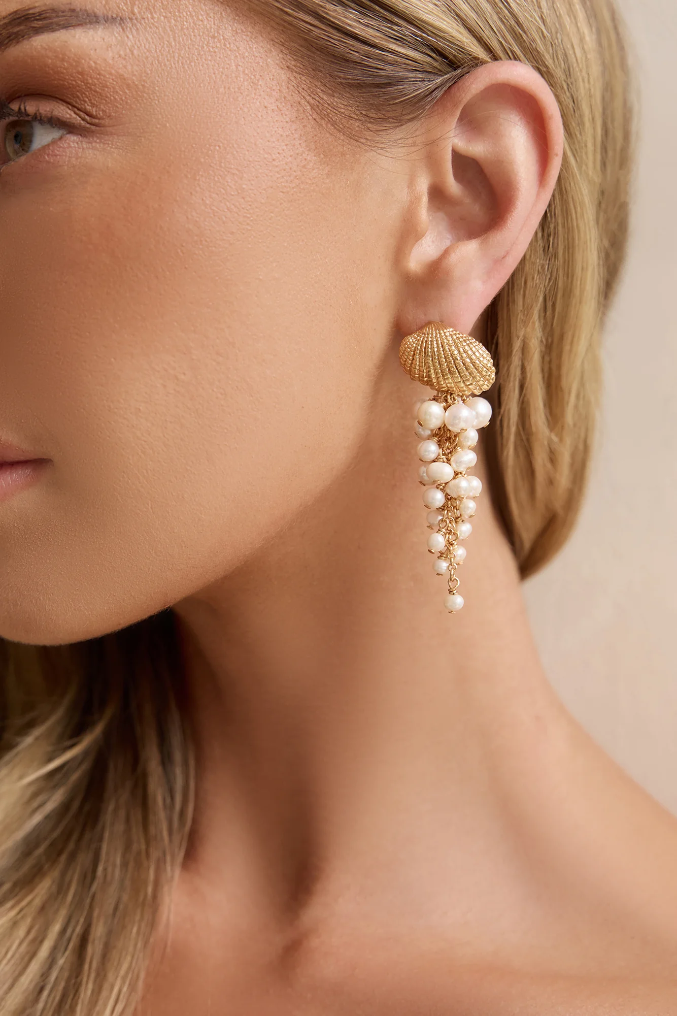 Seashell Pearl Earrings Gold - Image 2