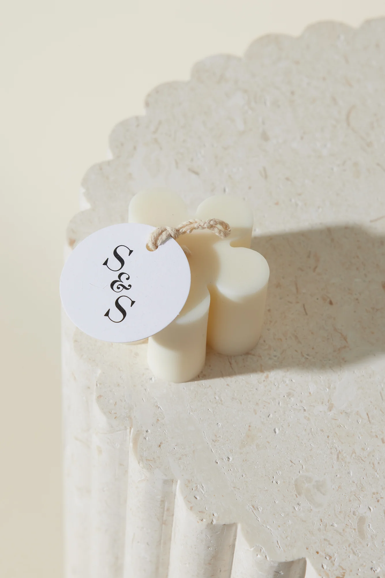 SUMMER & SPADE Flora Candle White - Image 4