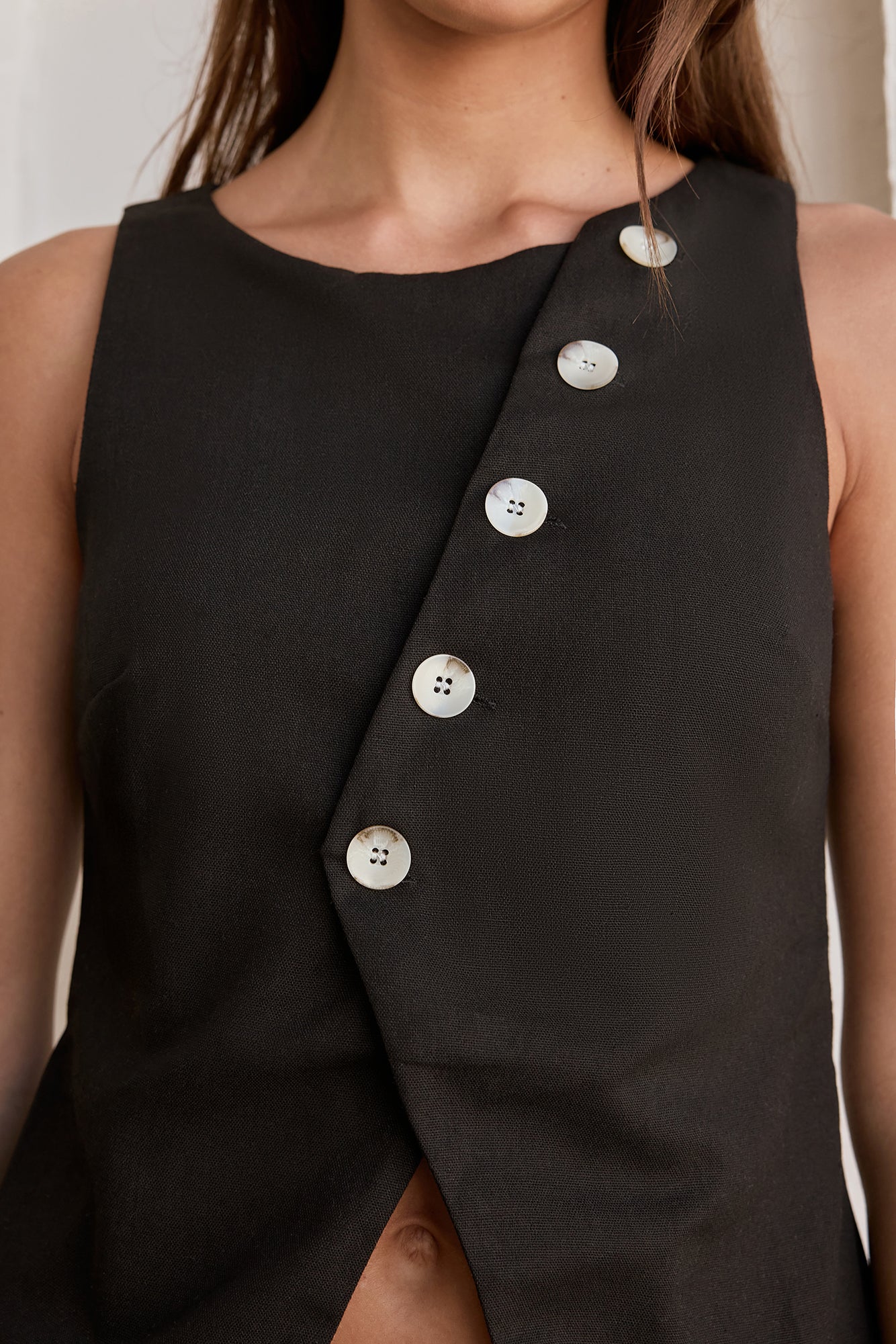 Sunset Drinks Linen Vest Top Black - Image 8