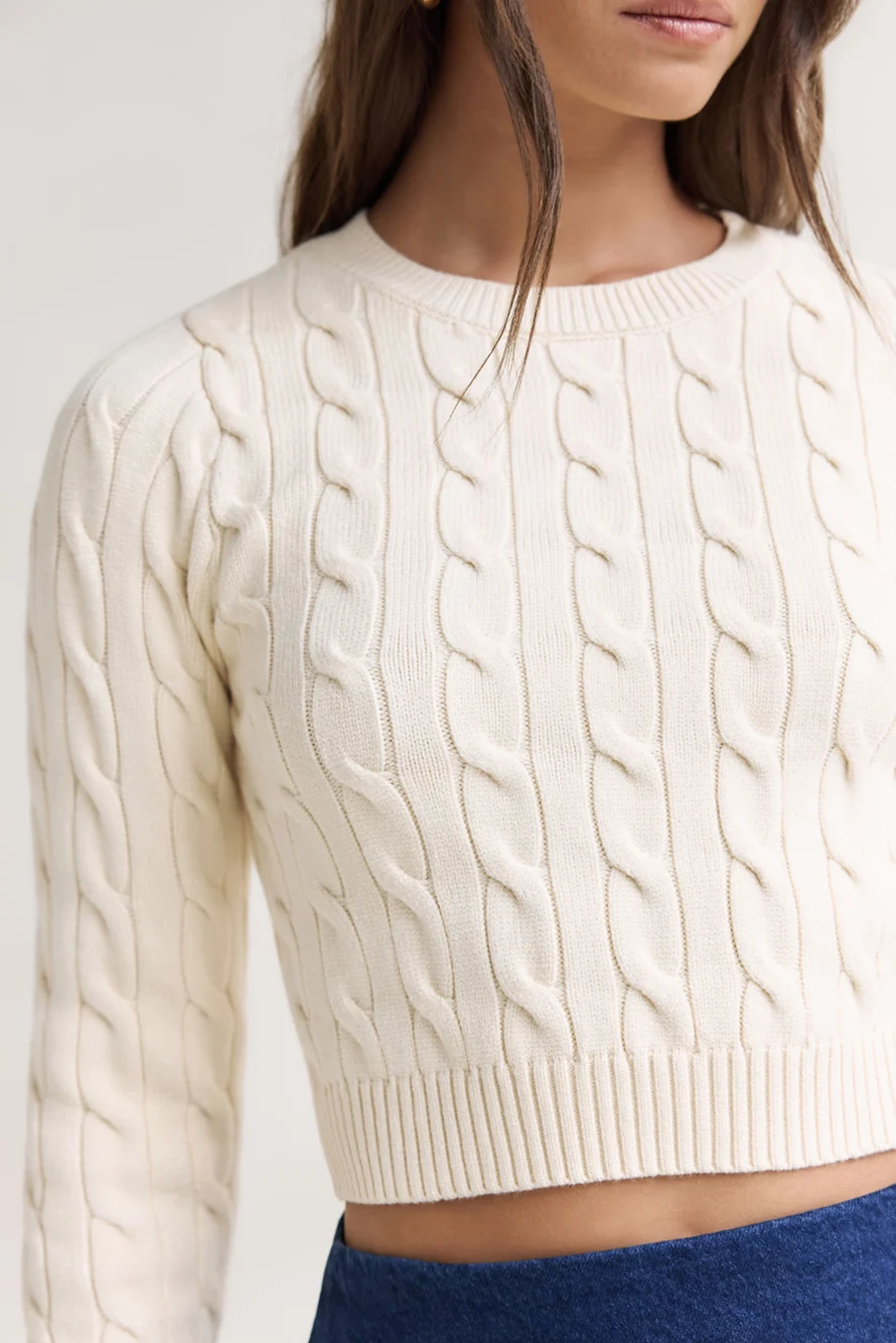 The Exclusive Cable Knit Sweater Cream - Image 8